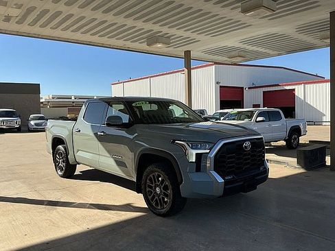 Used 2022 Toyota Tundra 4x4 CrewMax Limited w/ TRD Pkg image 3