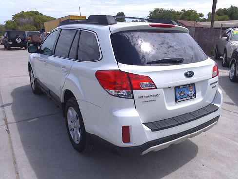 Used 2012 Subaru Outback 2.5i Premium AWD/4WD image 3