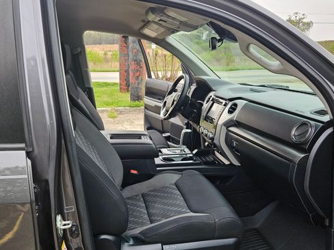 Used 2018 Toyota Tundra SR5 image 16