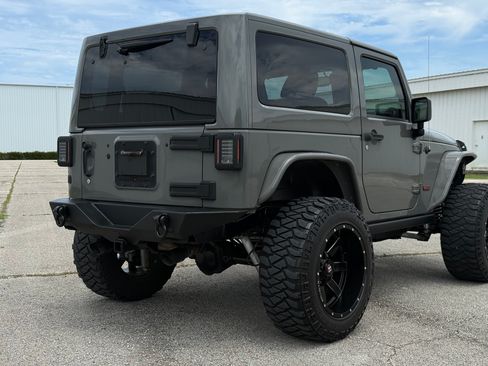 Used 2016 Jeep Wrangler 75th Anniversary AWD/4WD image 45