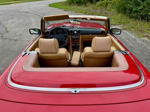 Used 1988 Mercedes-Benz 560 SL UNAVAIL image 28