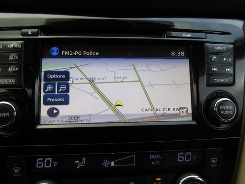 Used 2016 Nissan Rogue SV image 15