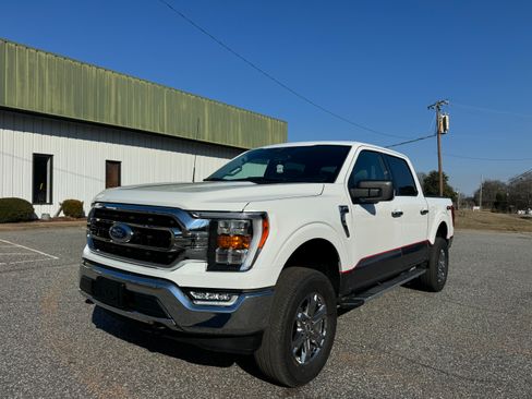 Used 2023 Ford F150 XLT image 2