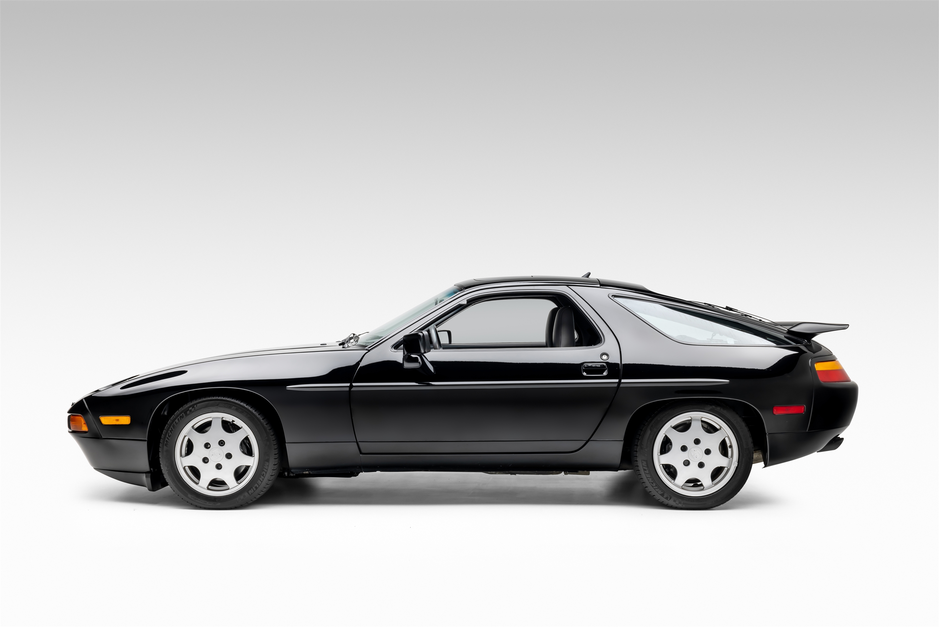 Used 1991 Porsche 928 GT RWD image 19