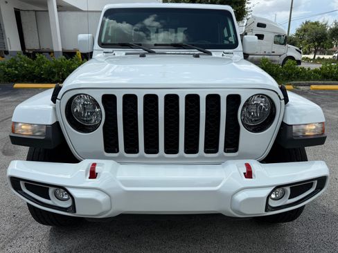 Used 2021 Jeep Gladiator Overland AWD/4WD image 7