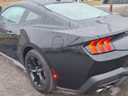 Used 2024 Ford Mustang GT Premium image 2