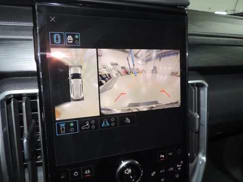 Used 2025 GMC Acadia Elevation image 45