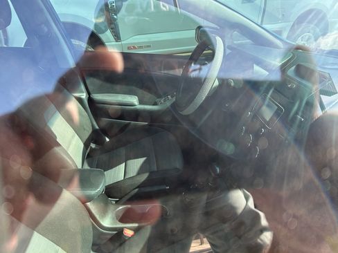 Used 2014 Kia Forte EX Hatchback FWD image 4