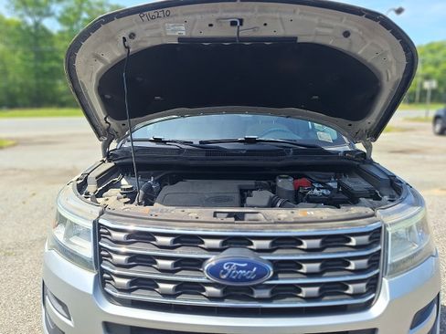 Used 2016 Ford Explorer image 6