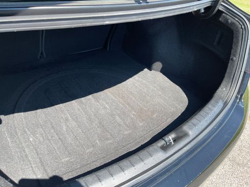 Used 2019 Hyundai Elantra Limited image 13