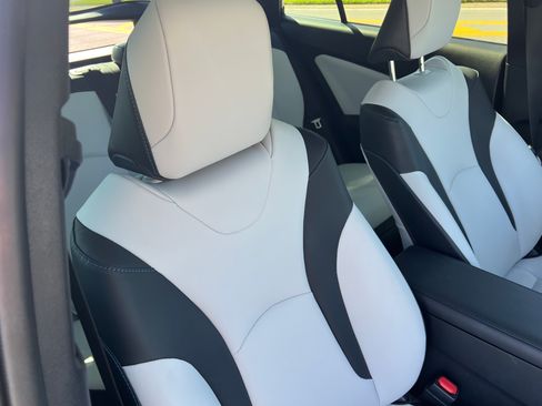 Used 2019 Toyota Prius Limited image 14