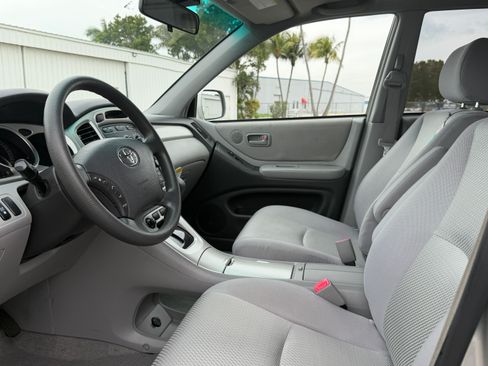Used 2006 Toyota Highlander Sport image 10