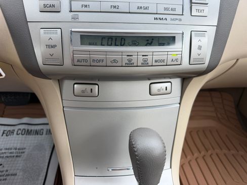Used 2007 Toyota Solara SLE Convertible FWD image 11