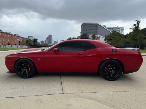 Used 2017 Dodge Challenger SRT Hellcat image 12