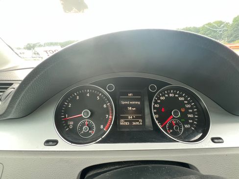 Used 2009 Volkswagen Passat 2.0T Komfort Sedan FWD image 11