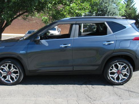 Used 2021 Kia Seltos AWD SX image 4