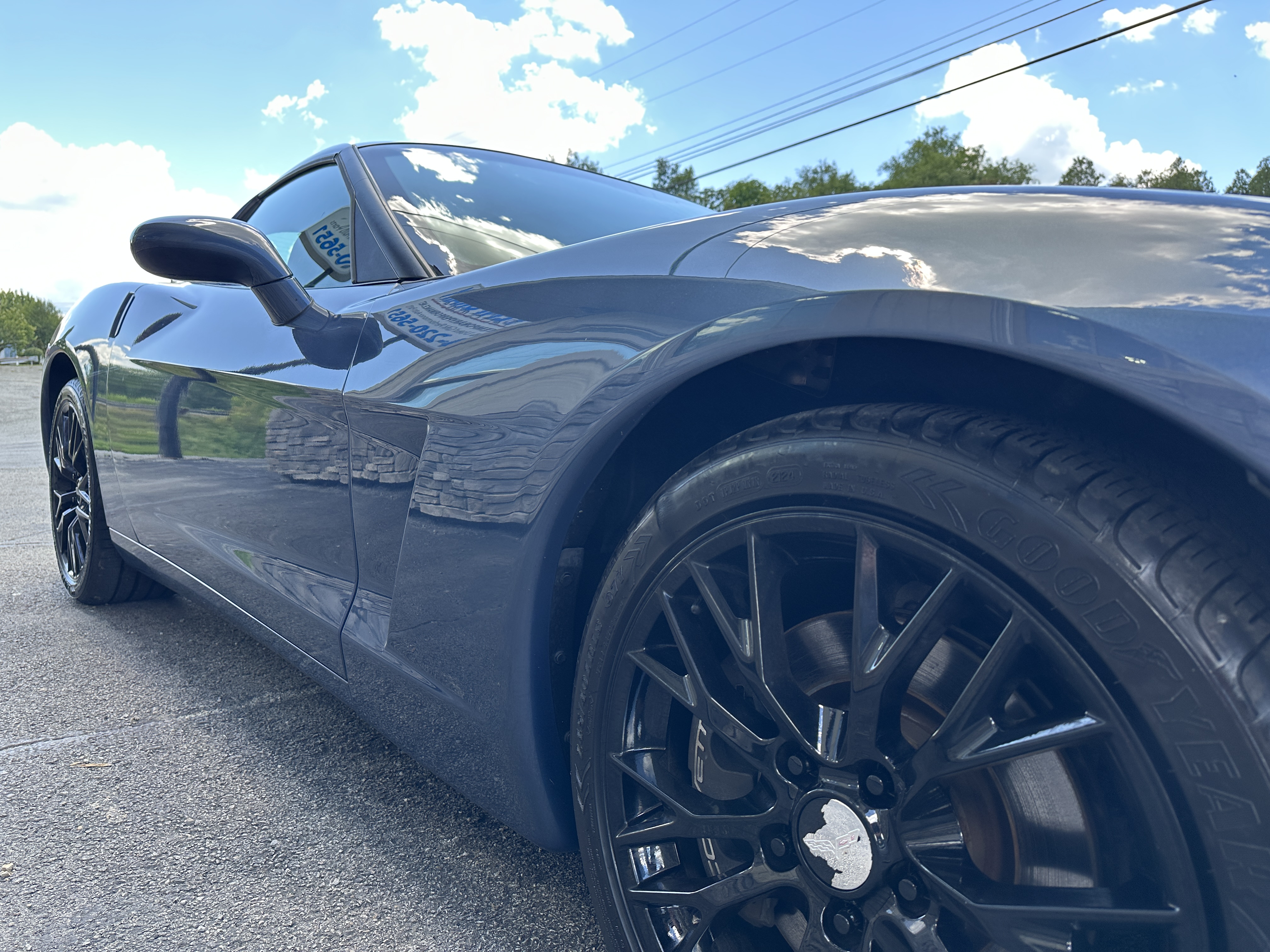 Used 2011 Chevrolet Corvette Coupe w/ 2LT RWD image 10