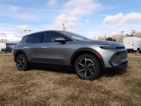 New 2026 Chevrolet Equinox EV LT image 10