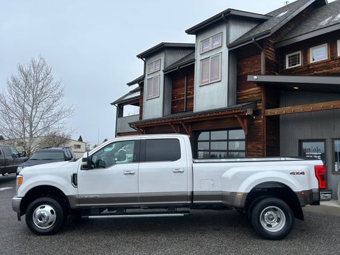 Used 2019 Ford F350 King Ranch image 3