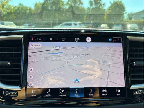 Used 2023 Chrysler Voyager LX image 29