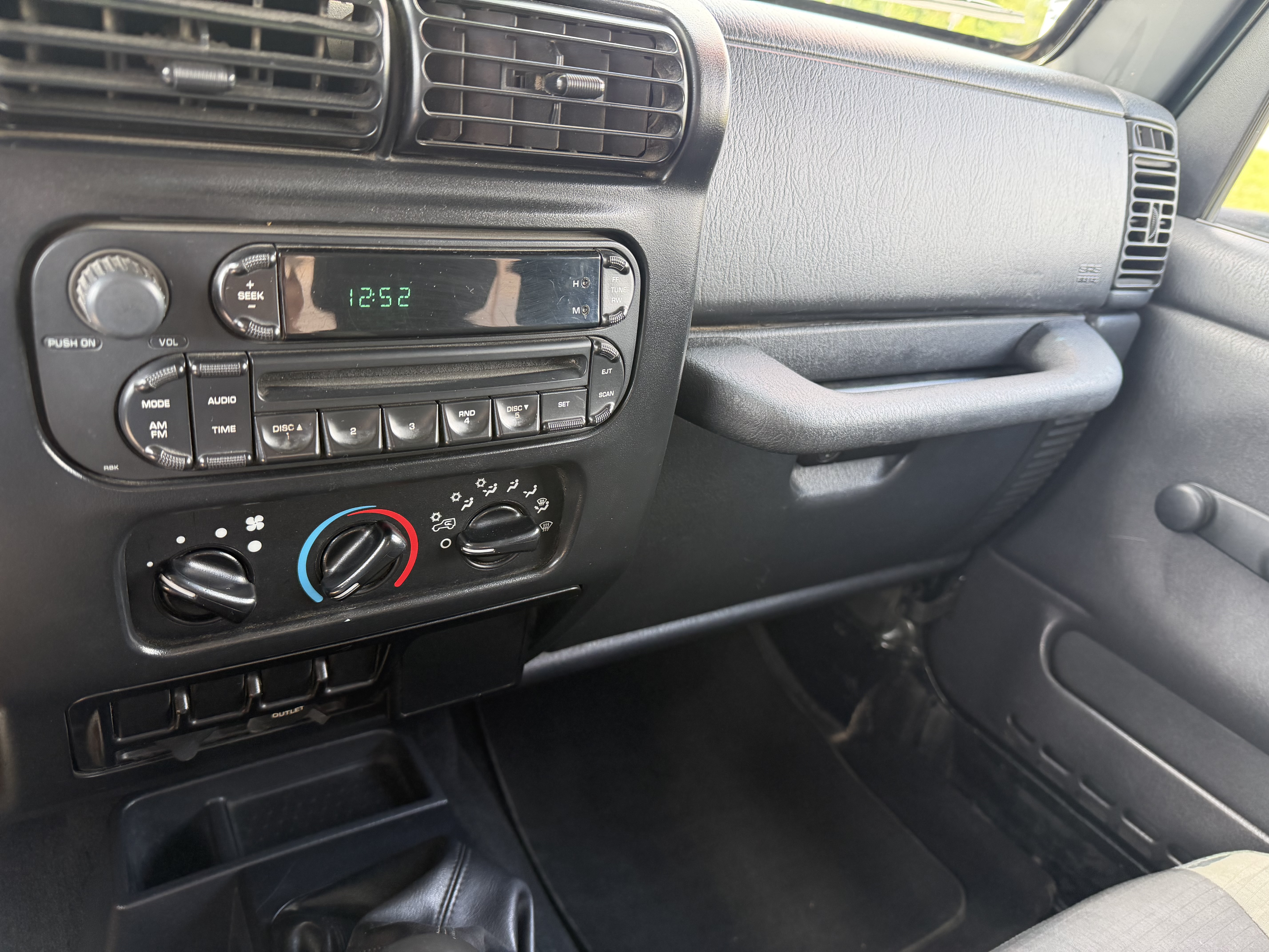Used 2005 Jeep Wrangler 4WD Willys image 10