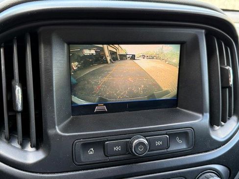 Used 2022 Chevrolet Colorado W/T RWD image 13
