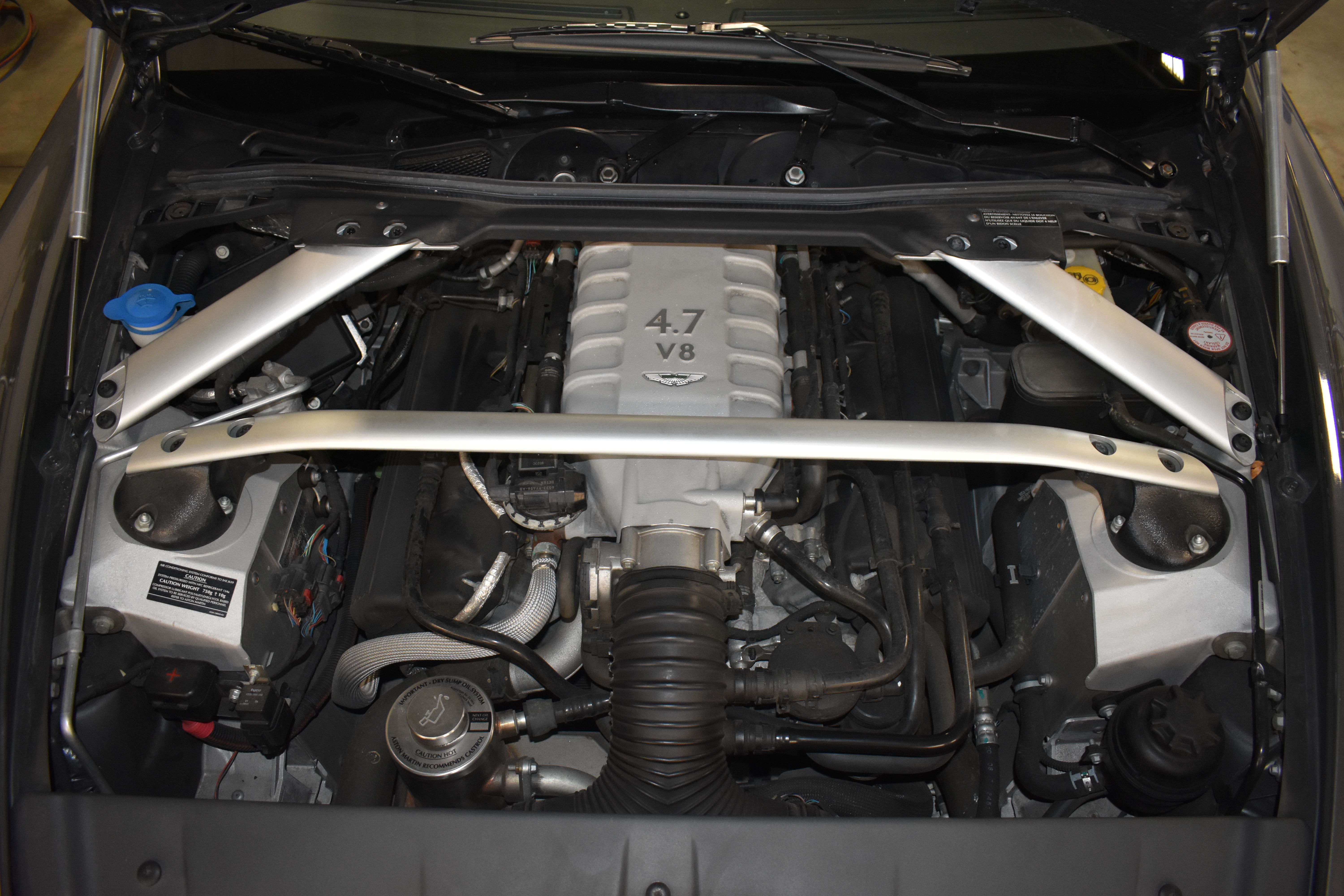 Used 2009 Aston Martin V8 Vantage Roadster RWD image 47