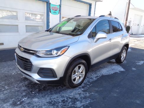 Used 2019 Chevrolet Trax LT image 1