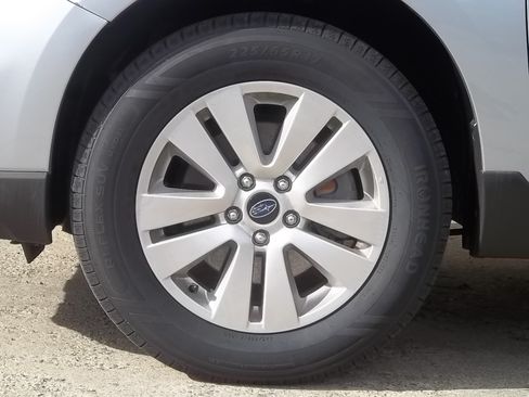 Used 2015 Subaru Outback 2.5i Premium image 13