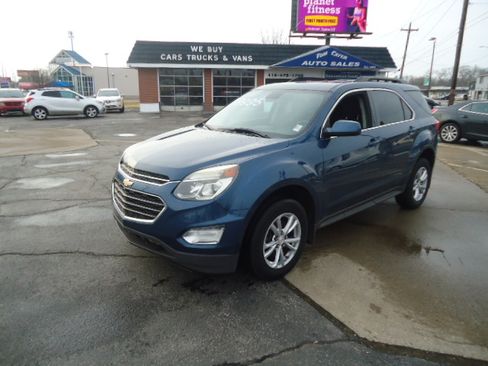 Used 2017 Chevrolet Equinox LT image 1