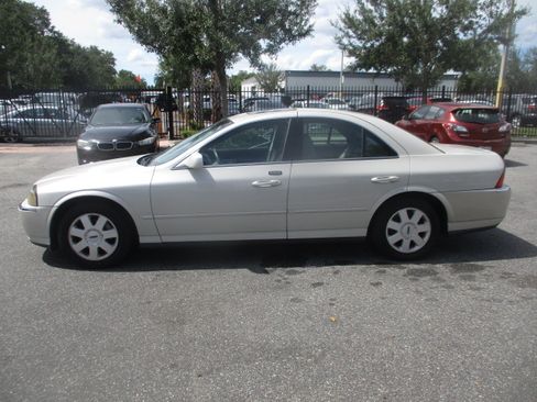 Used 2004 Lincoln LS image 1