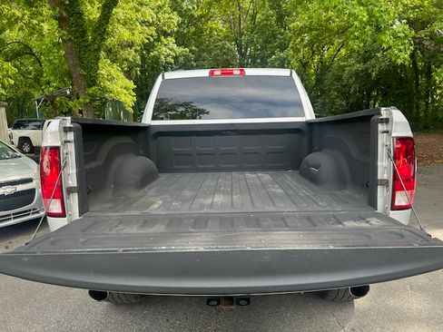Used 2014 RAM 1500 4x4 Crew Cab ST image 26