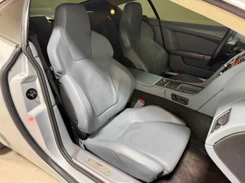 Used 2005 Aston Martin DB9 RWD image 23