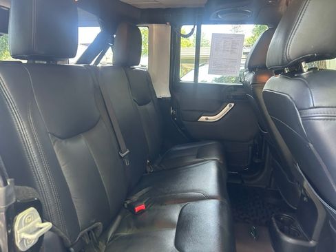 Used 2013 Jeep Wrangler 4WD Unlimited Sahara image 20