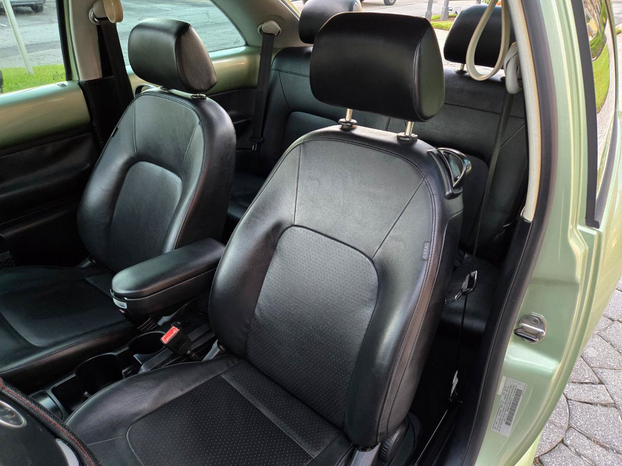 Used 2009 Volkswagen Beetle 2.5 Coupe FWD image 28