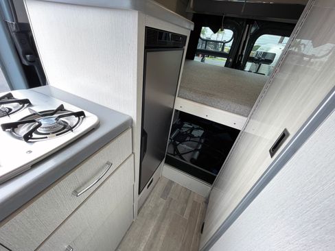 Used 2021 Mercedes-Benz Sprinter 4500 image 27