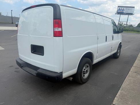 Used 2022 GMC Savana 2500 LT image 6