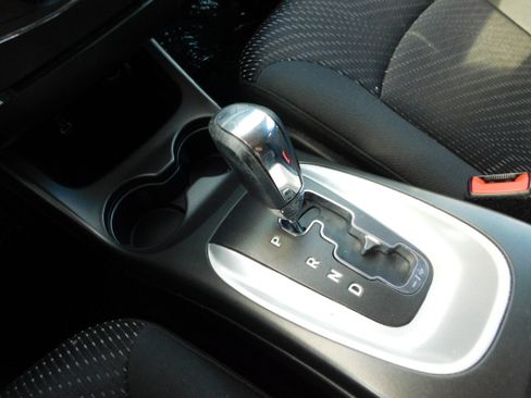 Used 2018 Dodge Journey SXT image 18