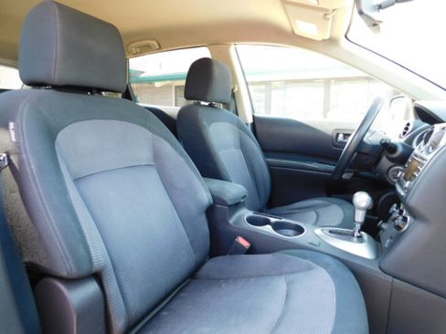 Used 2013 Nissan Rogue SV image 22