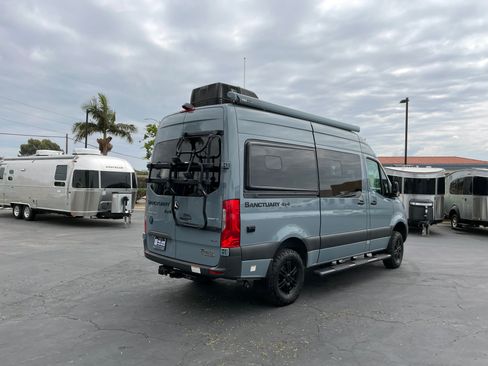 Used 2021 Mercedes-Benz Sprinter 4500 image 2