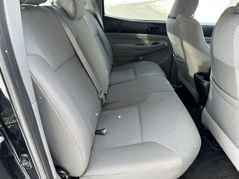 Used 2013 Toyota Tacoma image 16