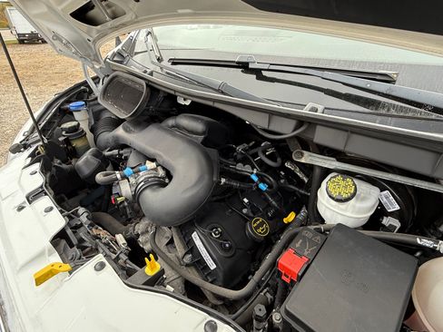 Used 2017 Ford Transit 250 image 18