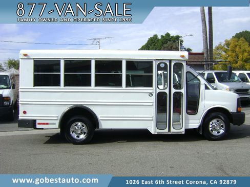Used 2006 Chevrolet Express 3500 image 1