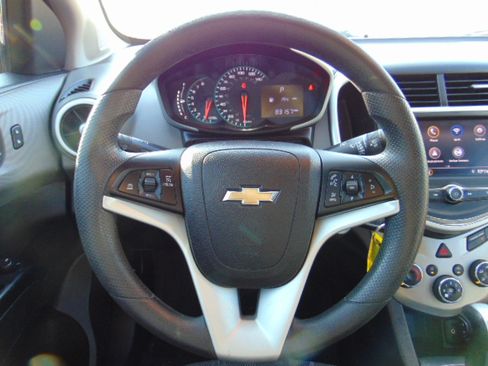 Used 2020 Chevrolet Sonic LT image 15