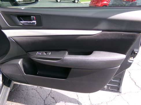 Used 2012 Subaru Outback 2.5i Premium image 13
