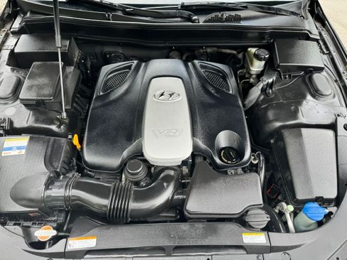 Used 2011 Hyundai Genesis 4.6 RWD image 22