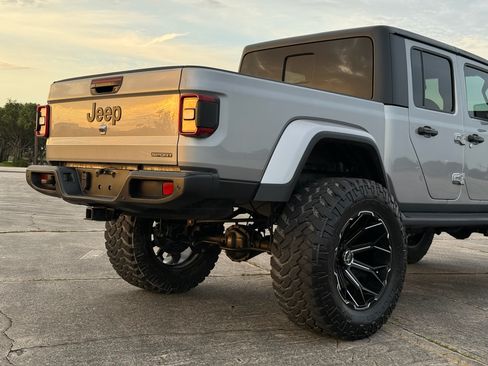Used 2021 Jeep Gladiator Sport AWD/4WD image 45