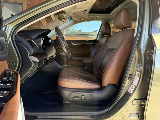Used 2018 Subaru Outback 3.6R Touring AWD/4WD image 9