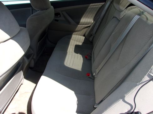 Used 2007 Toyota Camry LE Sedan FWD image 6