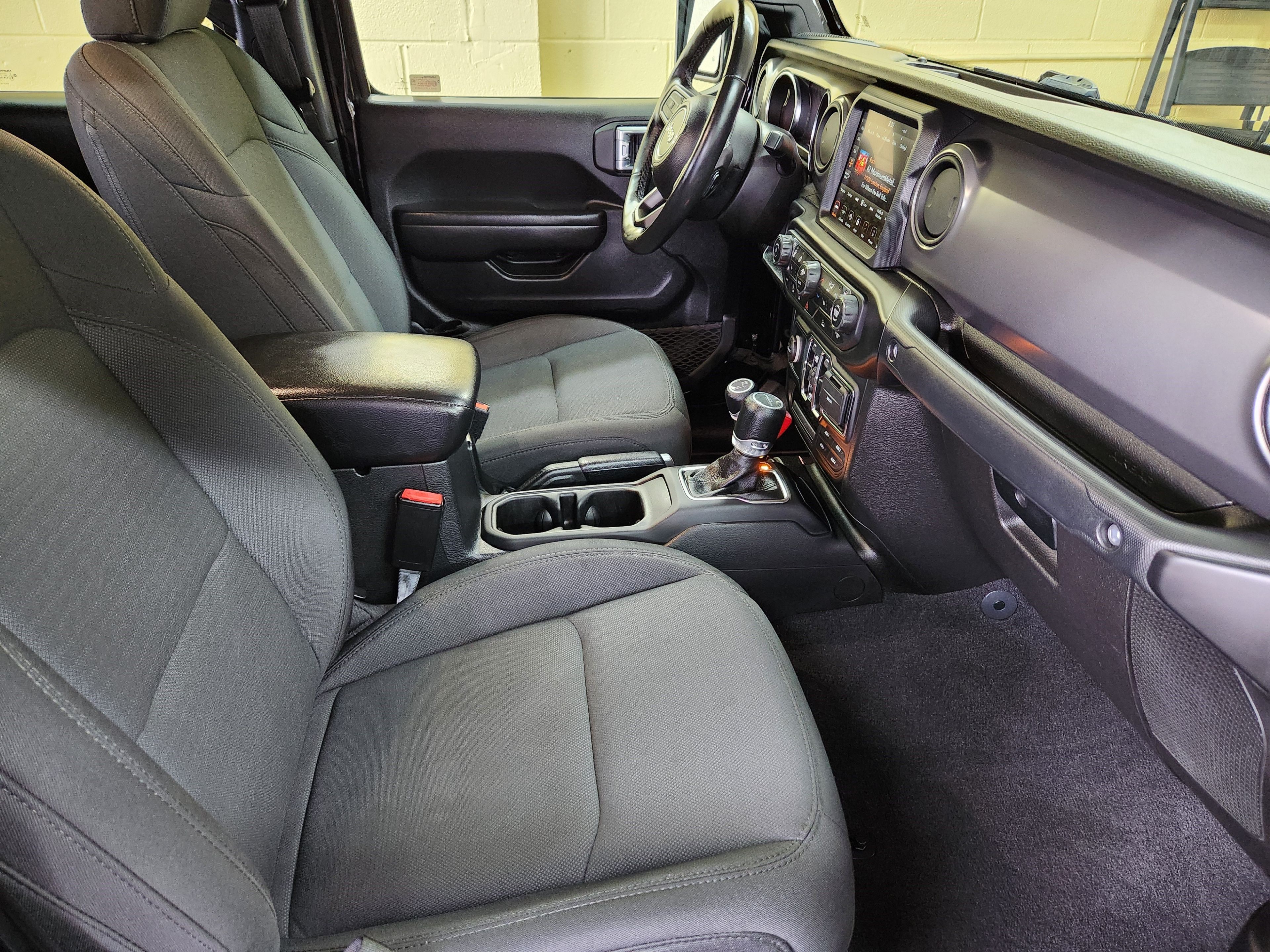 Used 2021 Jeep Gladiator Sport AWD/4WD image 21